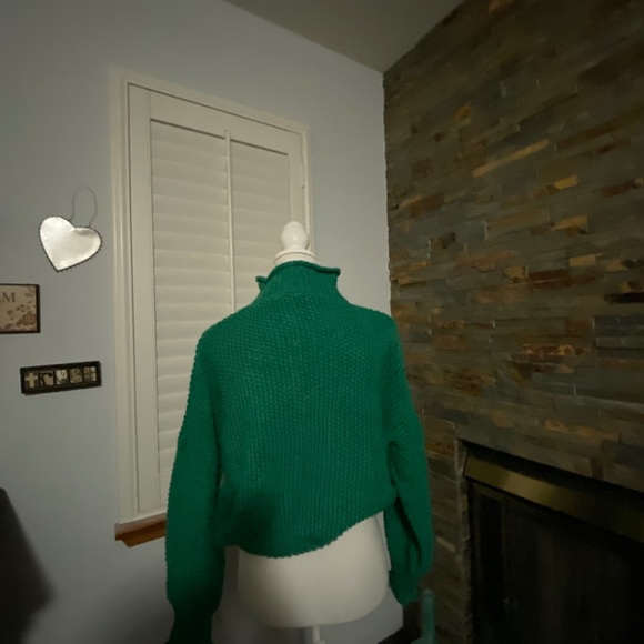 NWOT Cowl Neck, Knitted Chunky Pullover Sweater - Picture 6 of 8